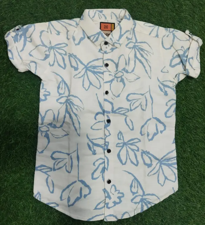 Shirt with half sleeves